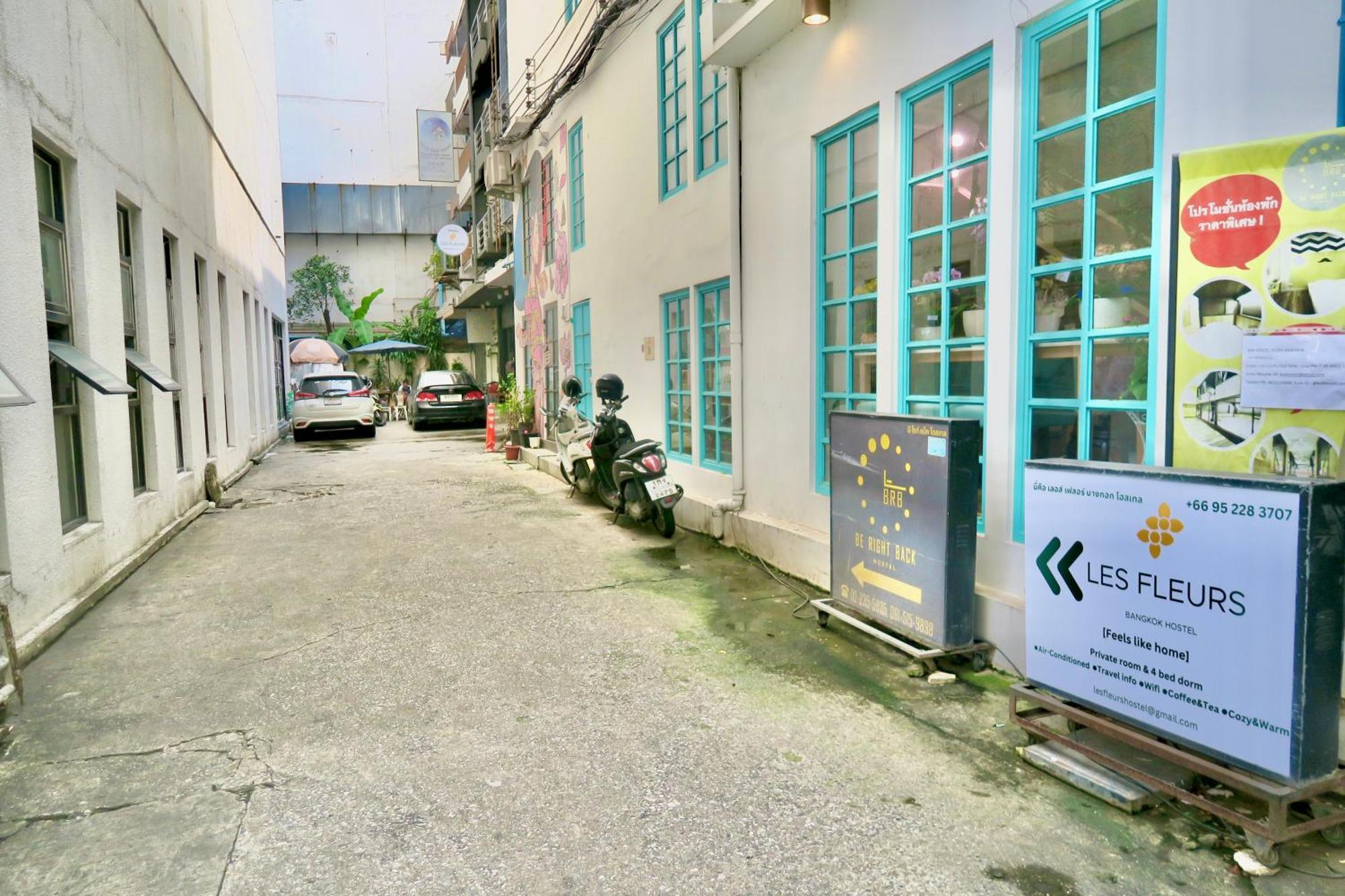 Les Fleurs Bangkok Hostel Exterior photo