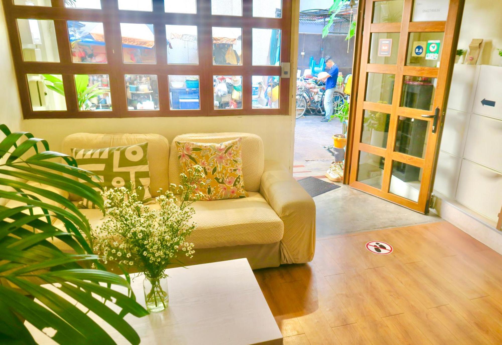 Les Fleurs Bangkok Hostel Exterior photo