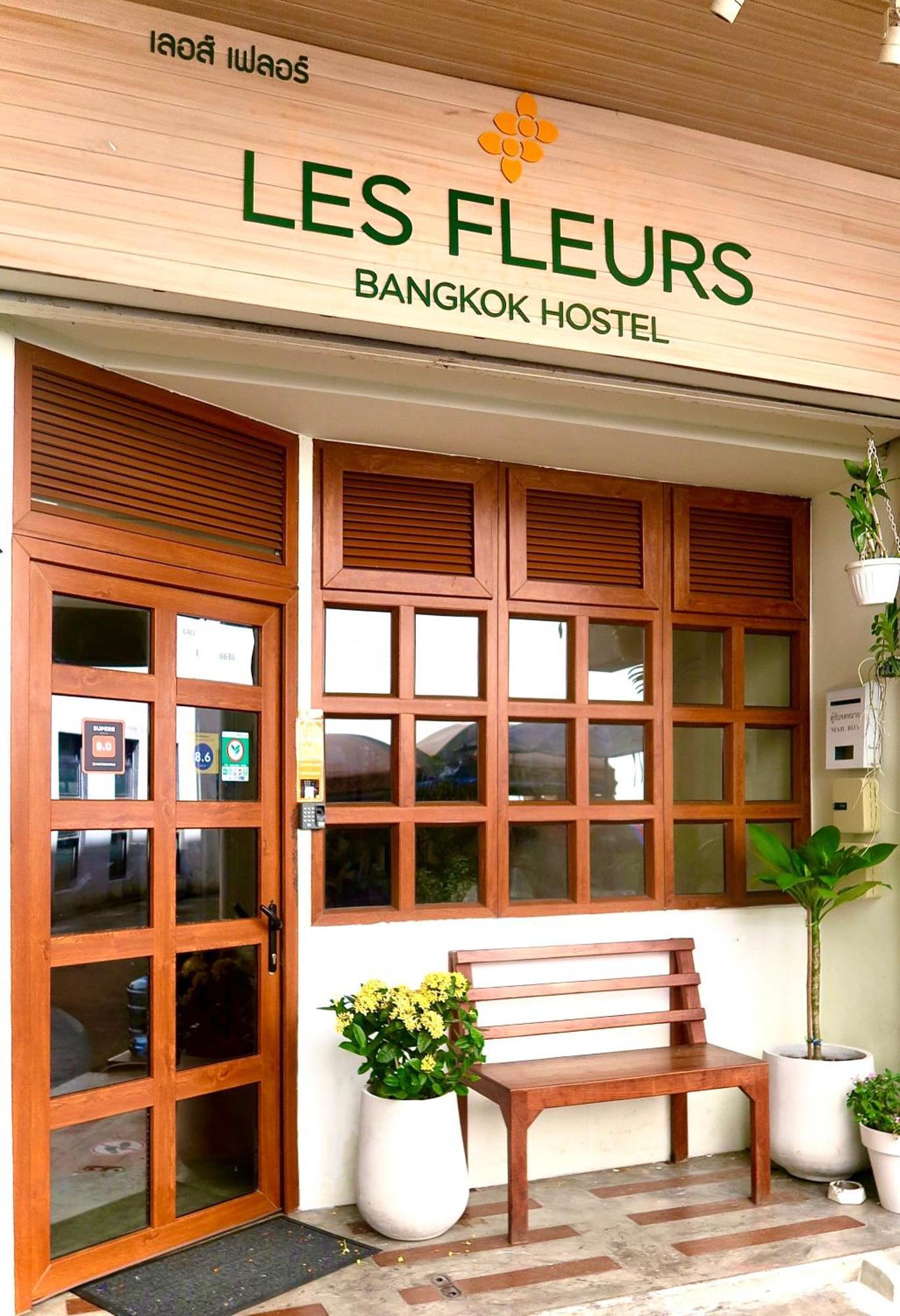 Les Fleurs Bangkok Hostel Exterior photo