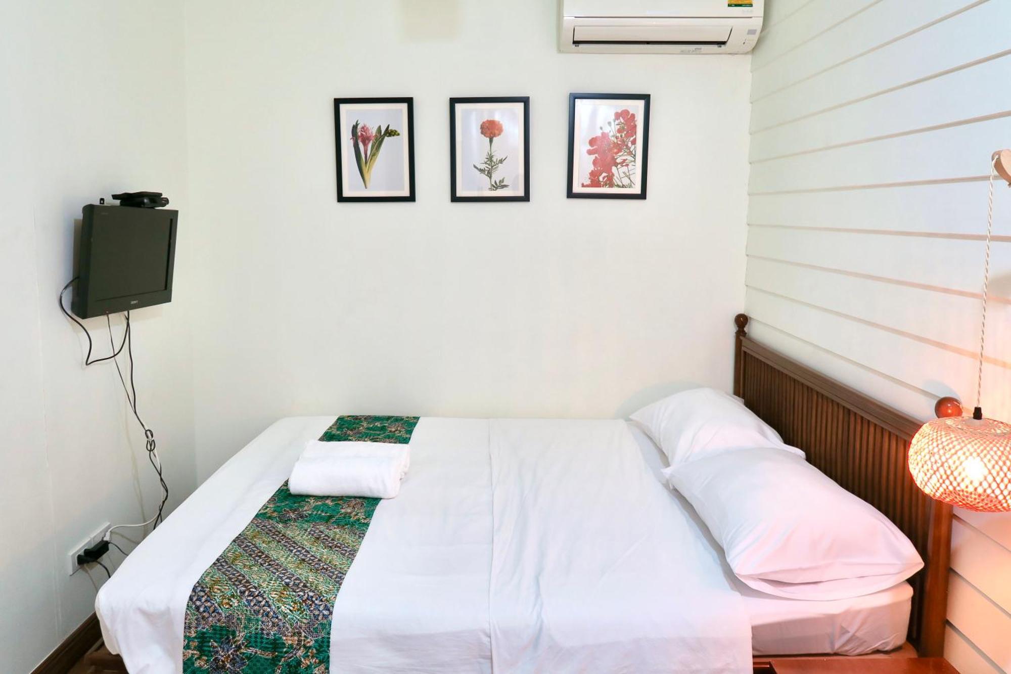 Les Fleurs Bangkok Hostel Exterior photo