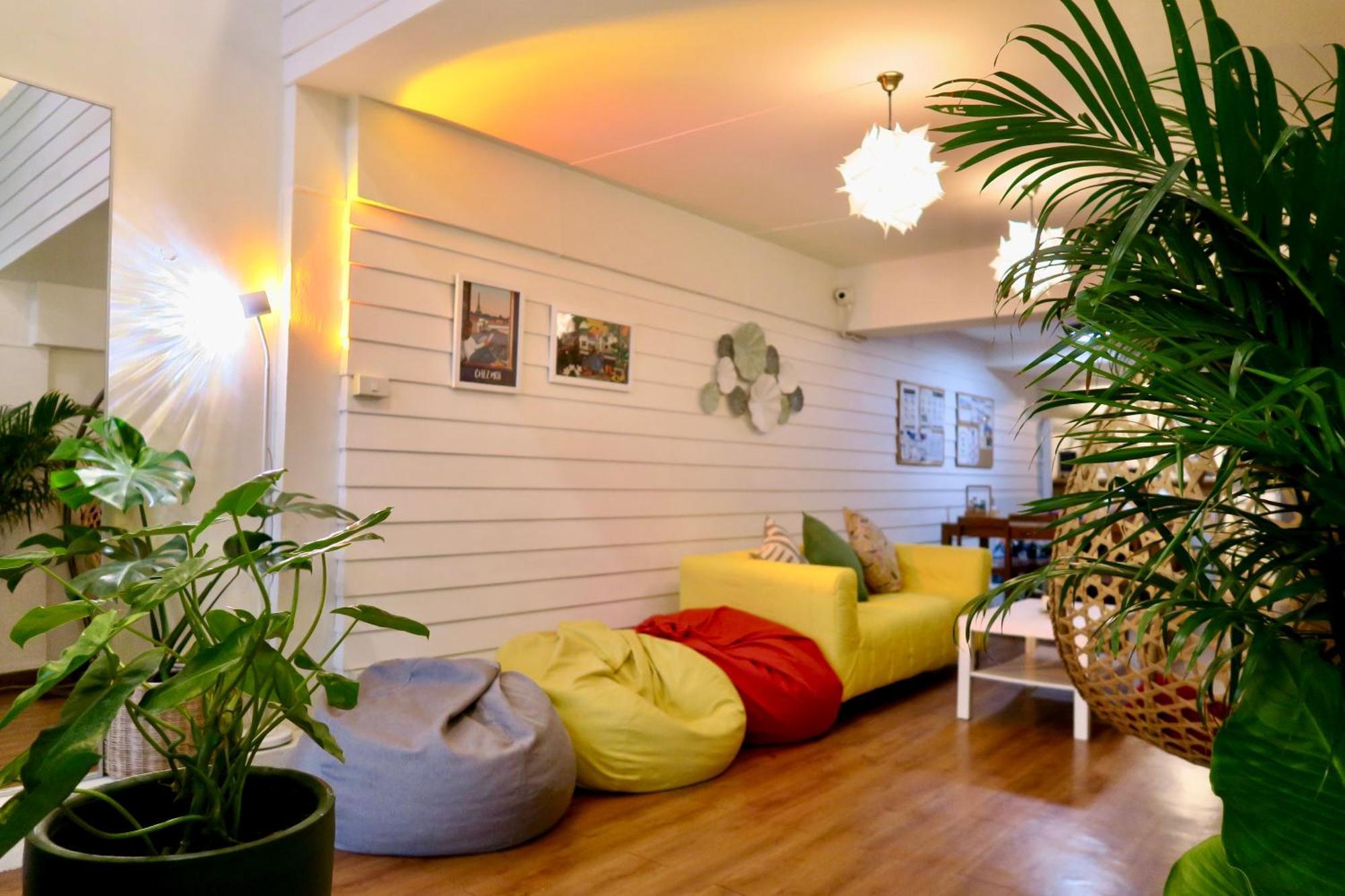 Les Fleurs Bangkok Hostel Exterior photo