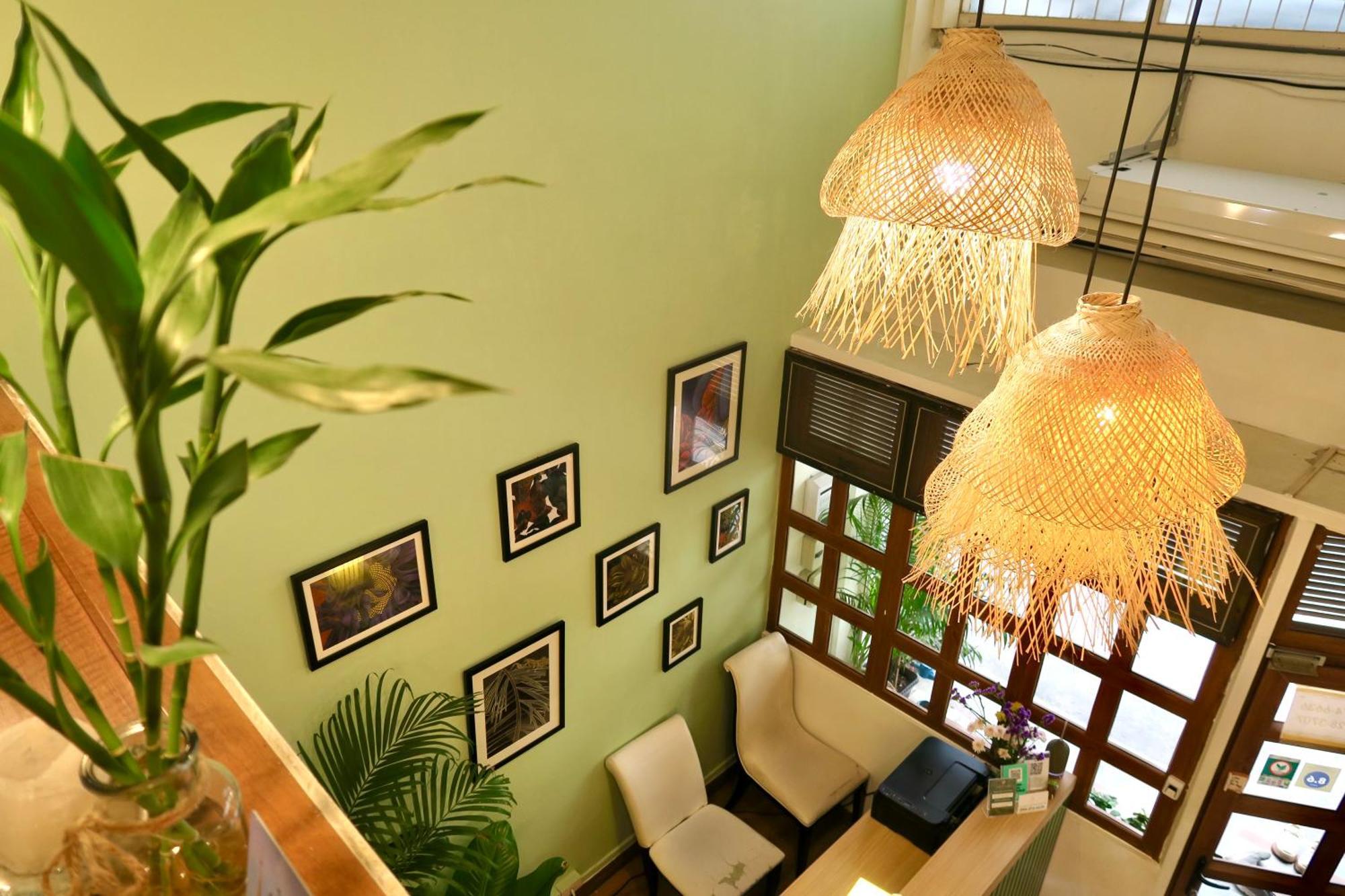 Les Fleurs Bangkok Hostel Exterior photo