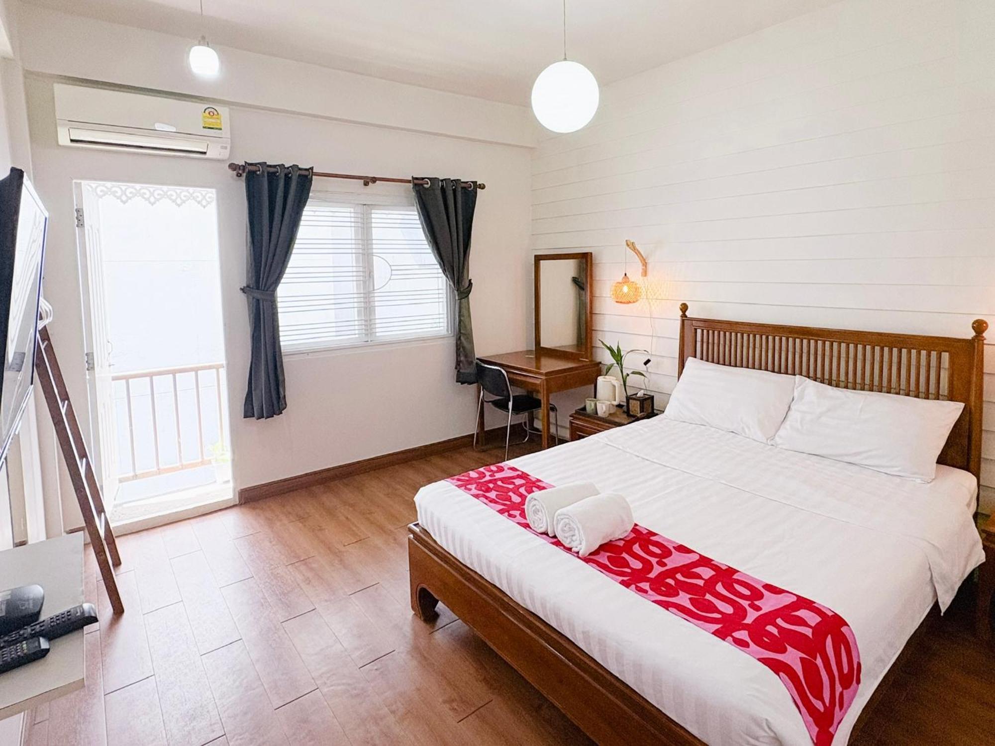 Les Fleurs Bangkok Hostel Exterior photo